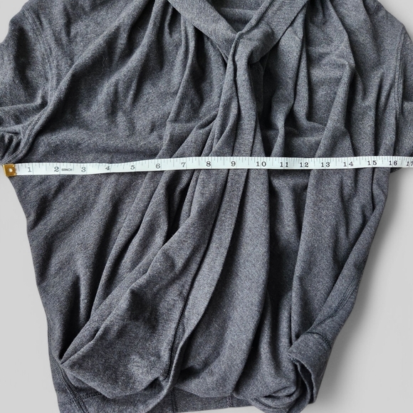Lululemon Iconic Wrap Long Sleeve Pullover Shirt Top Heathered Black Sz M - Picture 8 of 11